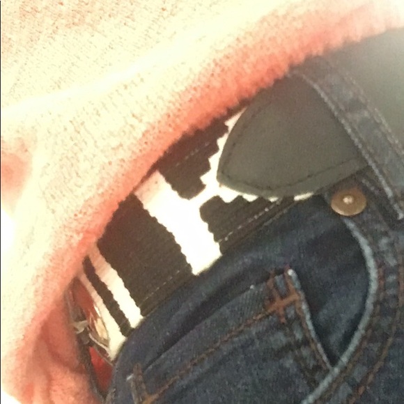 Black Leather Belt w/ Black, Silver & White Design - Picture 4 of 4